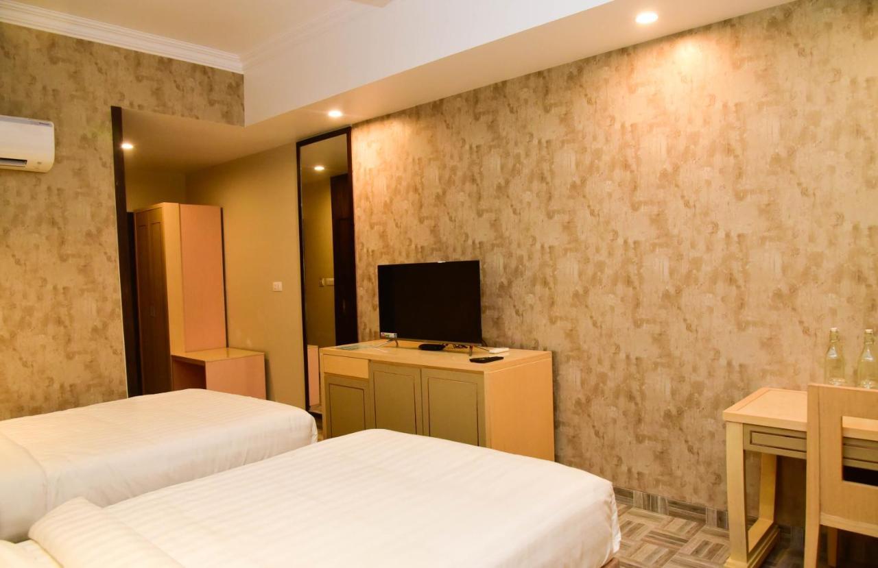 Hotel Casa Aishbagh Лакнау Екстериор снимка