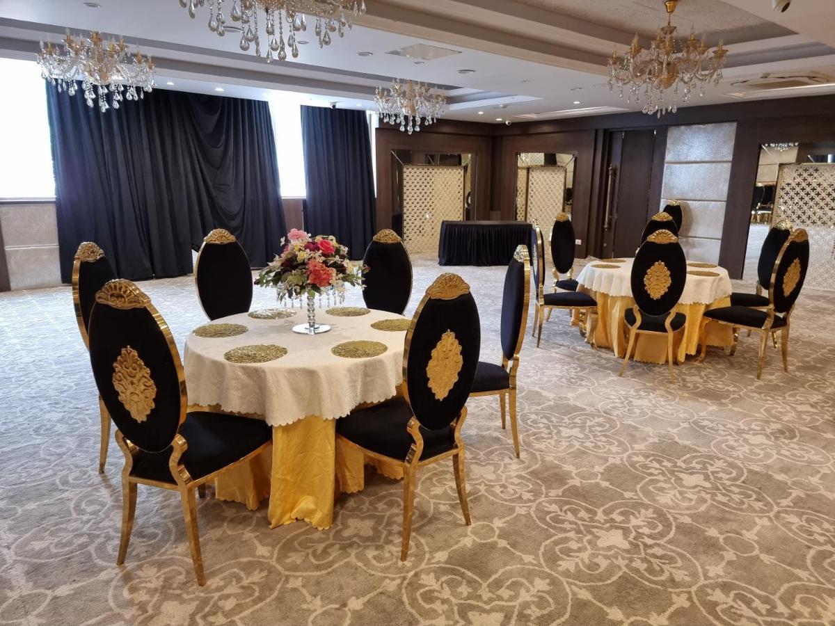 Hotel Casa Aishbagh Лакнау Екстериор снимка