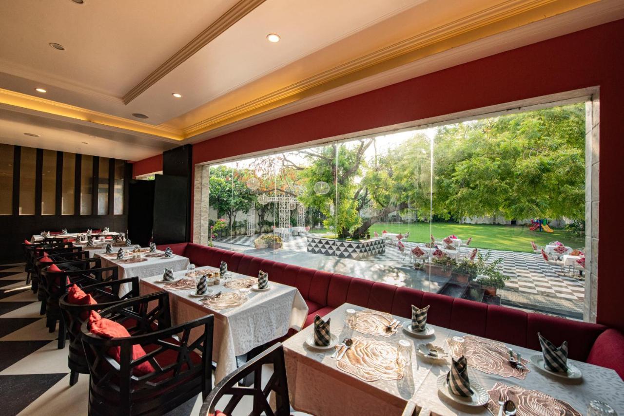 Hotel Casa Aishbagh Лакнау Екстериор снимка