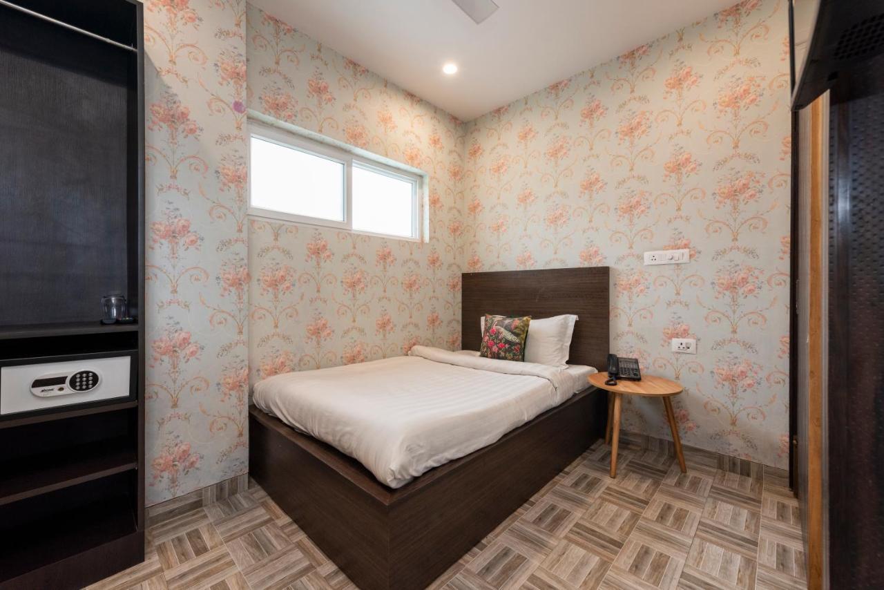 Hotel Casa Aishbagh Лакнау Екстериор снимка